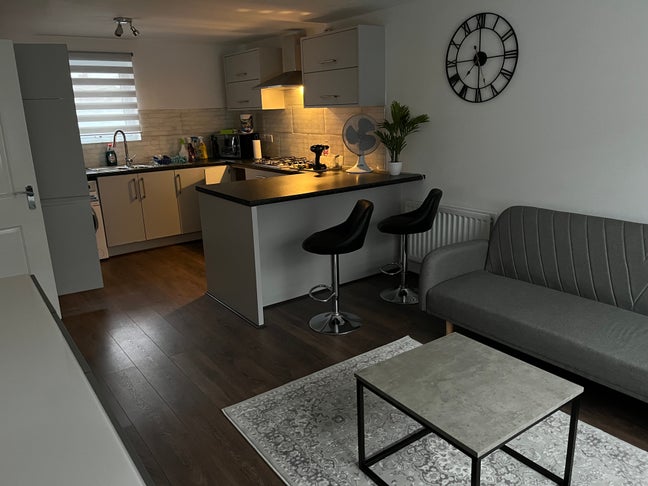 2 bed flat to rent Main Photo