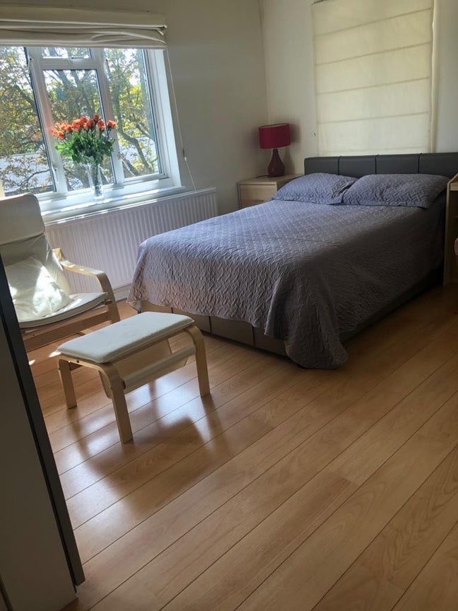 Double Room in the heart of Richmond Hill Main Photo