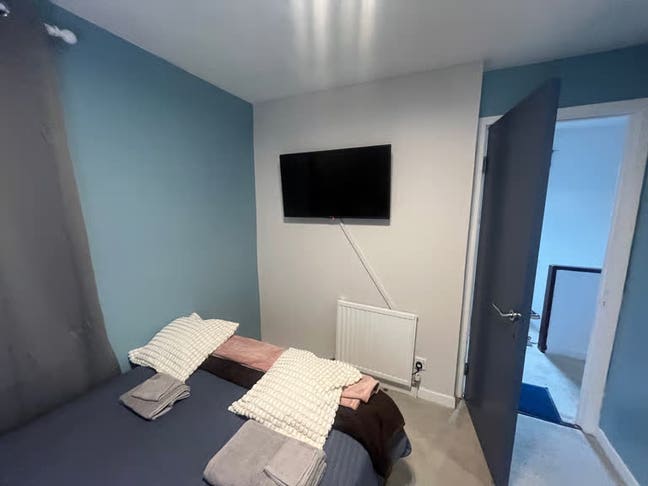 3-Bedroom House for Rent in G51 3NG Main Photo