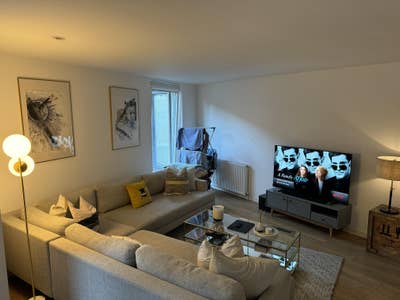 Spacious Double Room in Modern 2 Bed / 2 Bath Flat Main Photo