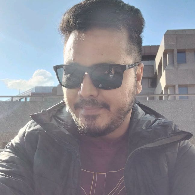 I am a professional male aged 31. I am lookin... Main Photo