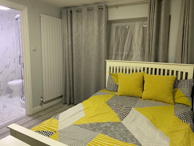 Co Living / Cosy Ensuite - Studio Room  Main Photo