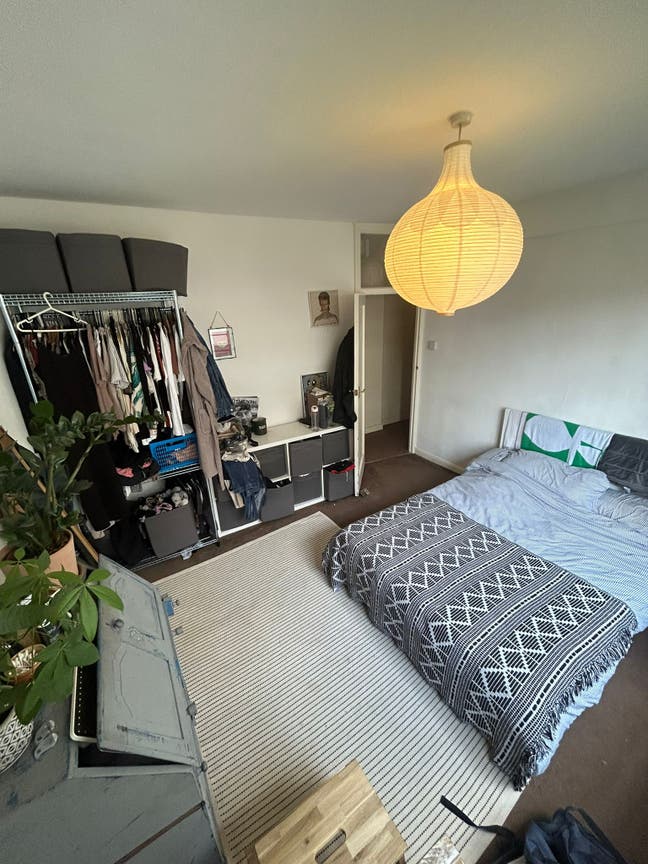 Double with bed in Cosy Flat Main Photo