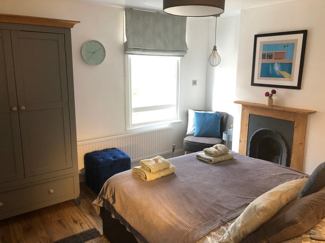 🏡 Cozy 2-Bedroom House – Short-Term Let Main Photo