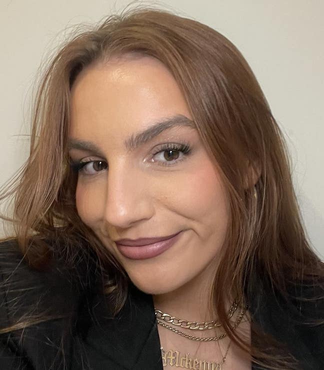 Mid Twenties girl looking for roommate(s) Main Photo