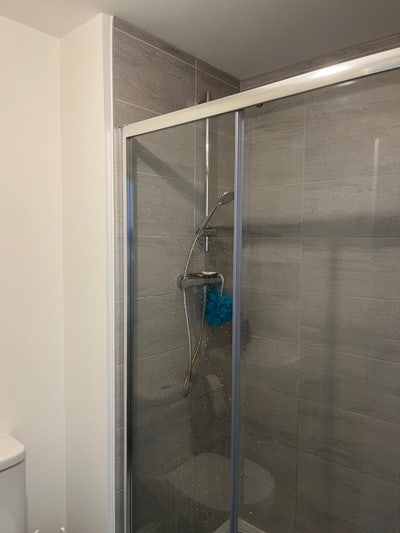 Amazing en-suit bedroom for renting Main Photo