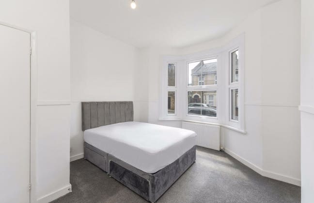 3-Bedroom HMO Flat w/ Garden – Sharers/Students Main Photo