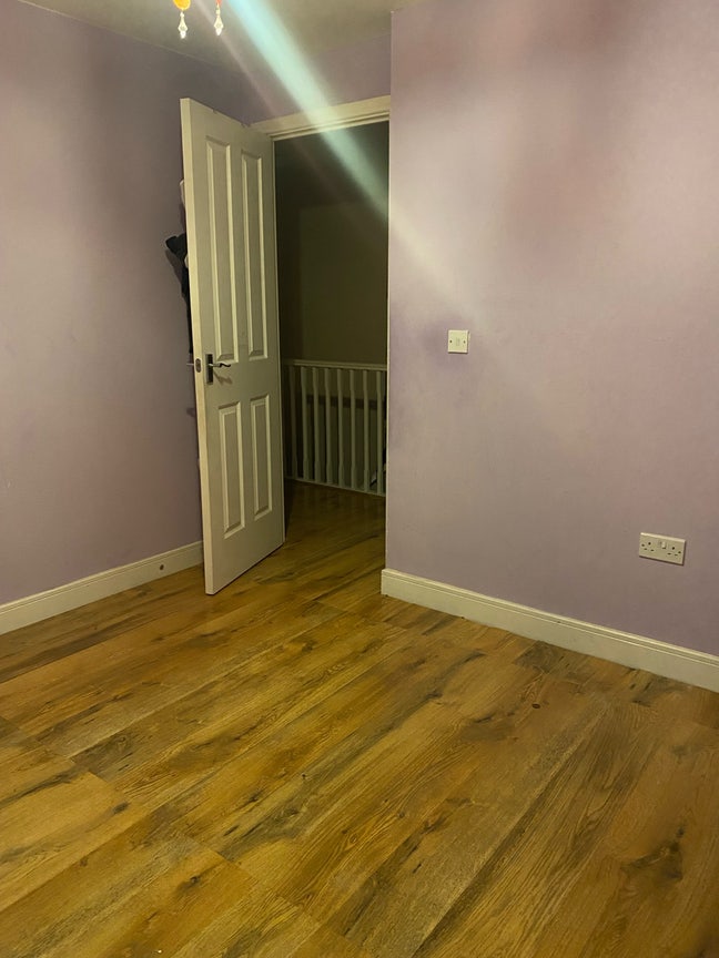 Double unfurnished room Main Photo