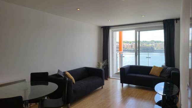 Luxury 2bed/2bath river front, secure apartment  Main Photo