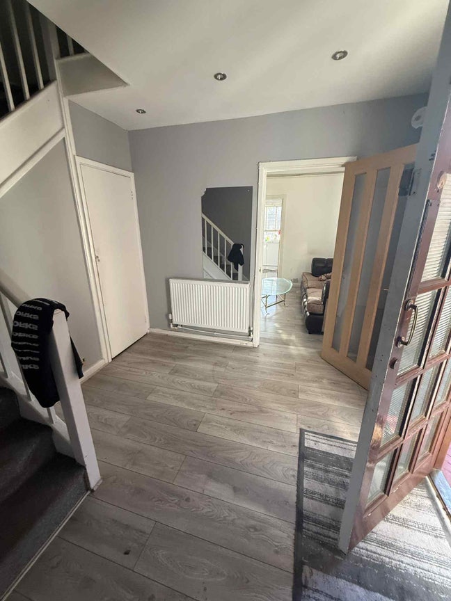 Nice Modern Double Room to Let Main Photo