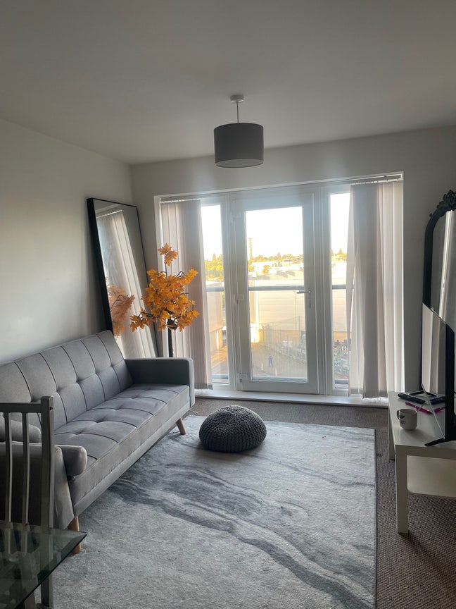Double room in 2 bedroom flat Main Photo