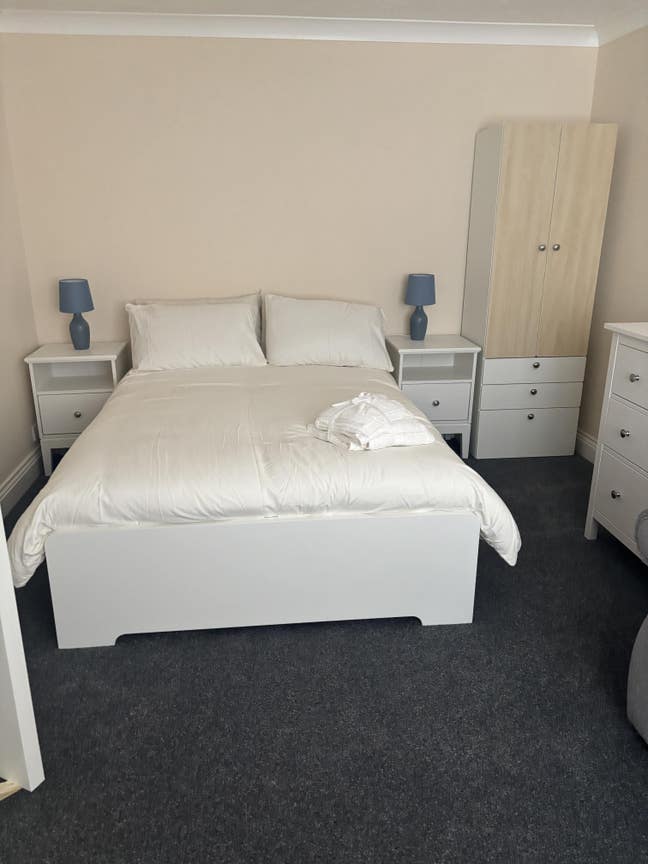 Large Double Room in shared house Main Photo