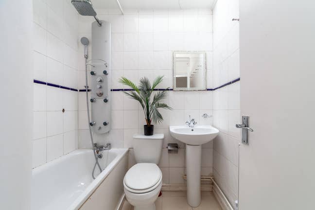 Clean ✨ & Affordable 💰 Double Roomsavailable Main Photo