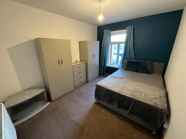 🛏️ 🛏️ 2 Rooms to Let in the Same House – Wembley Main Photo