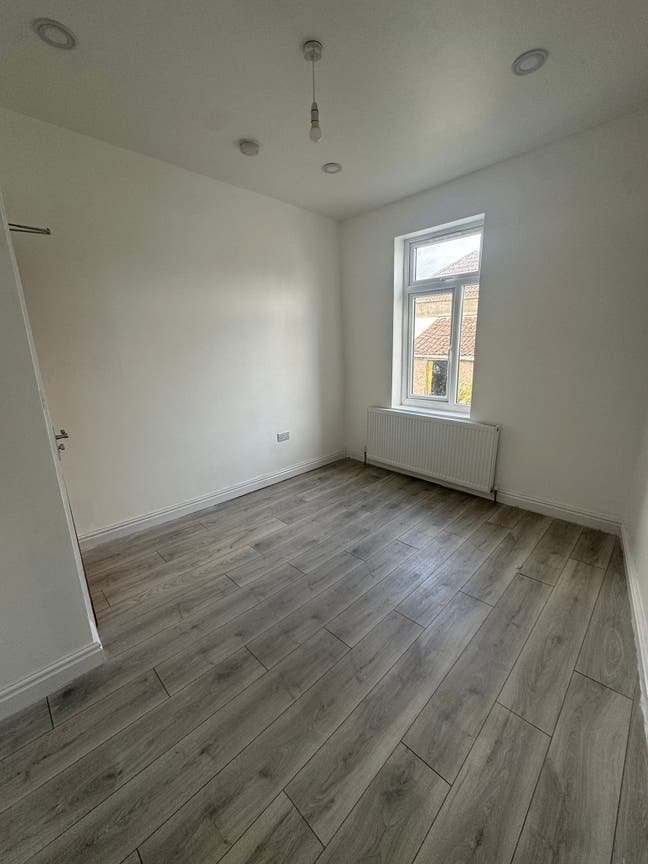 !!!Fully Refubished Rooms!!! All Bills Included!!! Main Photo