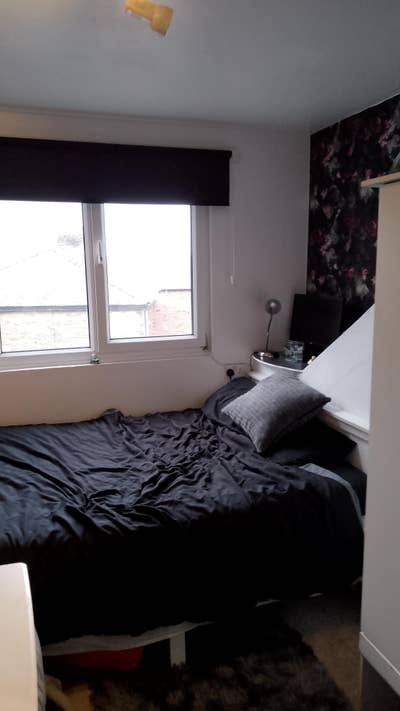 Double room in family home Main Photo