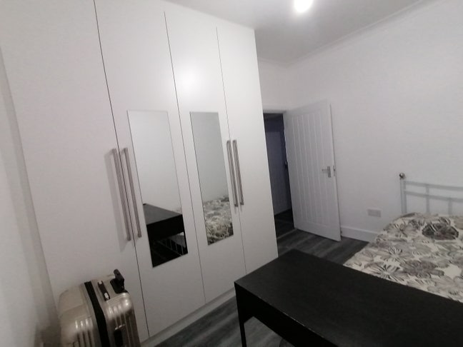 2 Fantastic Rooms in a House with Patio Main Photo