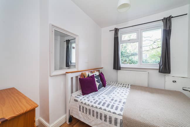 🌇 Spacious Room + Balcony in Prime Fulham 🛏️ Main Photo