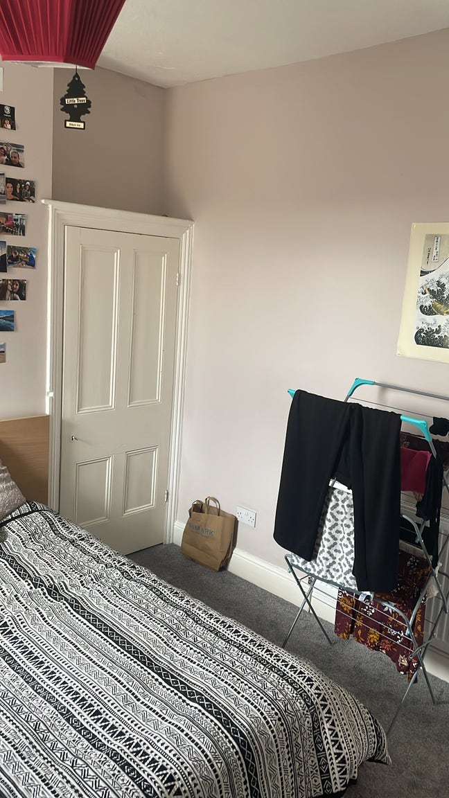 Student Double Room to Let - 5 Ruthin Gardens Main Photo