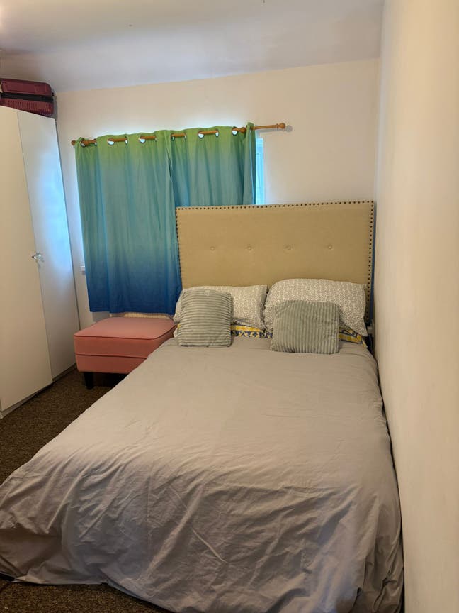 Double room avaiiable in SA5 5DN  bills included Main Photo