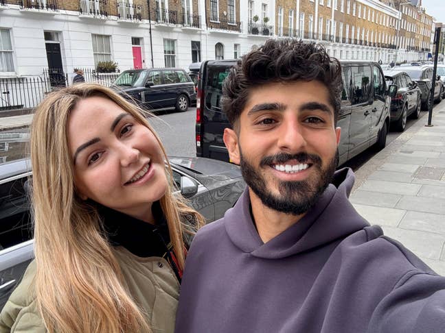 Friendly couple looking for double room Main Photo