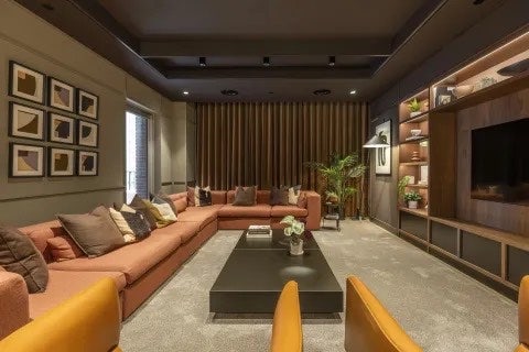 Looking for a flatmate to move into a 2 bedroom! Main Photo
