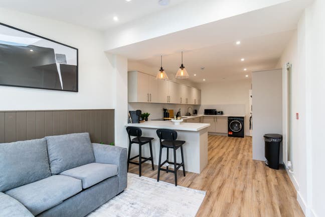 Room with Private En-Suite & Co-Working Space🖥️ Main Photo
