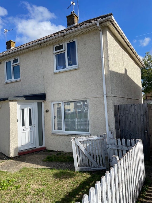 Large double bedroom available now - Corby Main Photo