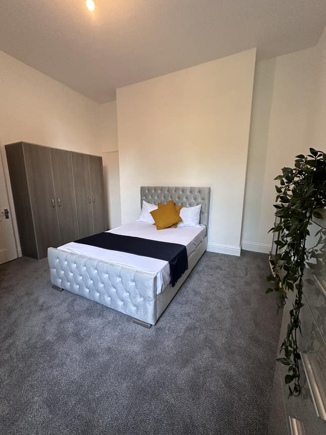 Spacious Single Room 10 Mins from Jubilee Line Main Photo