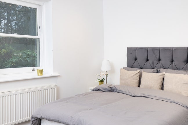 Large Double Room in London E13 - Bills Included Main Photo