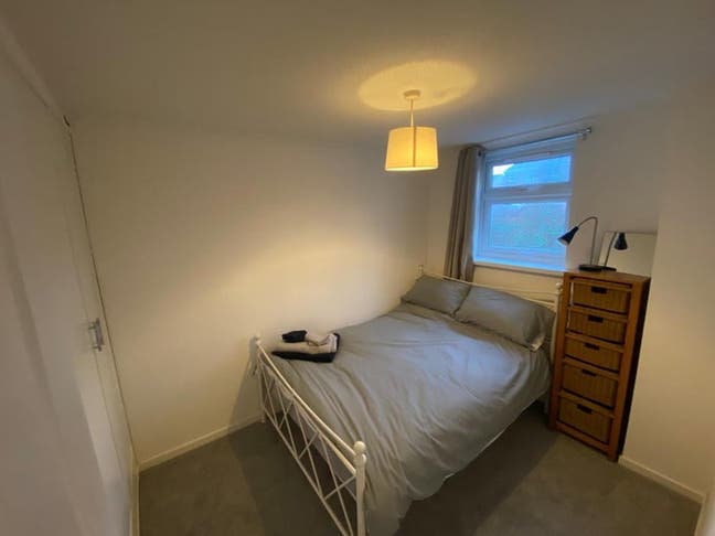 Double room to rent in 3 bedroom house  Main Photo