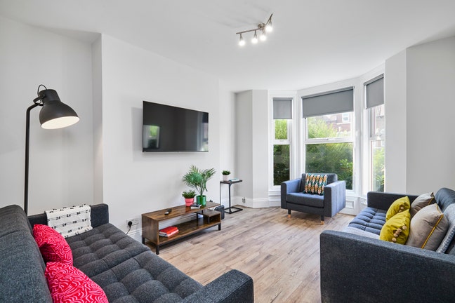 Newly Refurbished Spacious Rooms Available Now Main Photo