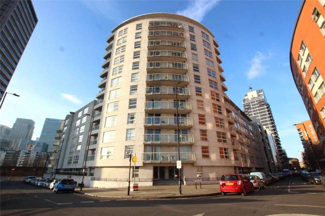 3 - Bedroom Apartment - Blackwall Way E14  Main Photo