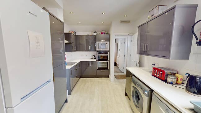 Modern En-Suite Rooms Near Warrington Town Centre! Main Photo