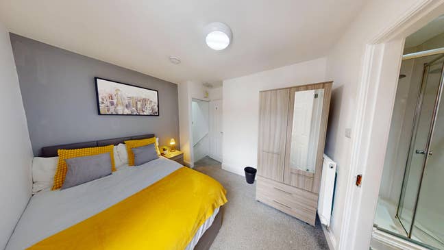 Modern En-Suite Rooms Near Warrington Town Centre! Main Photo