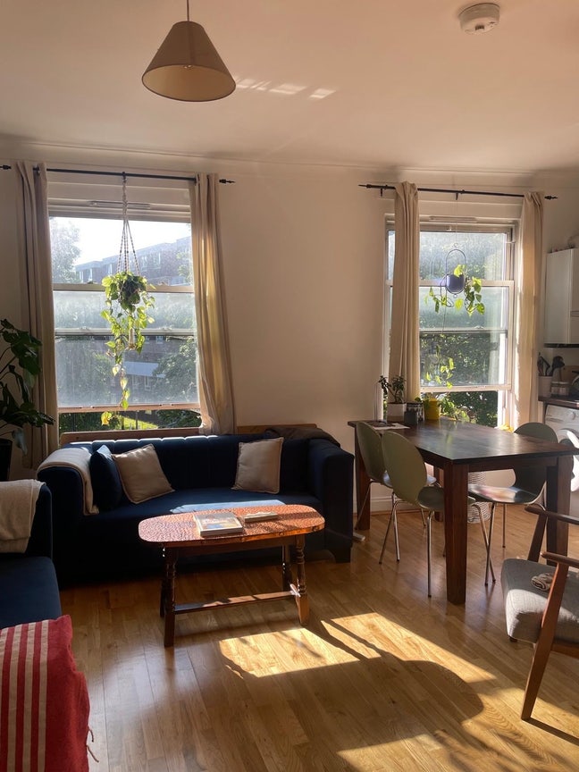 Large double room on Newington Green Main Photo