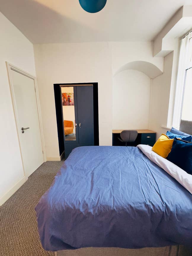 Ensuite Large Double Room in Lyndhurst St, BB10 Main Photo