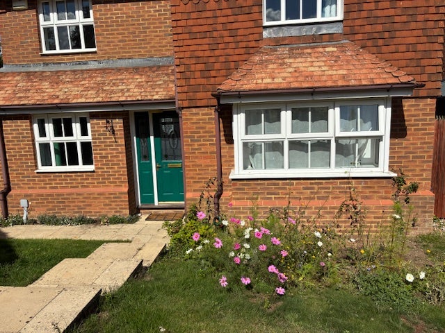 Single room in charming Chartham Main Photo
