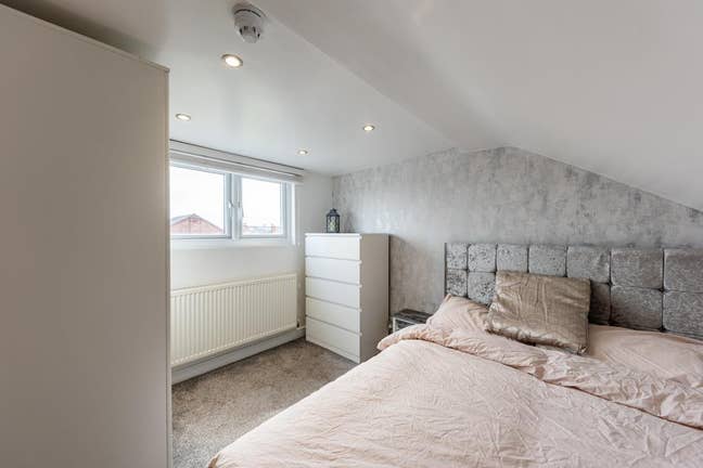 *** Deposit Free Option Available ***  Main Photo