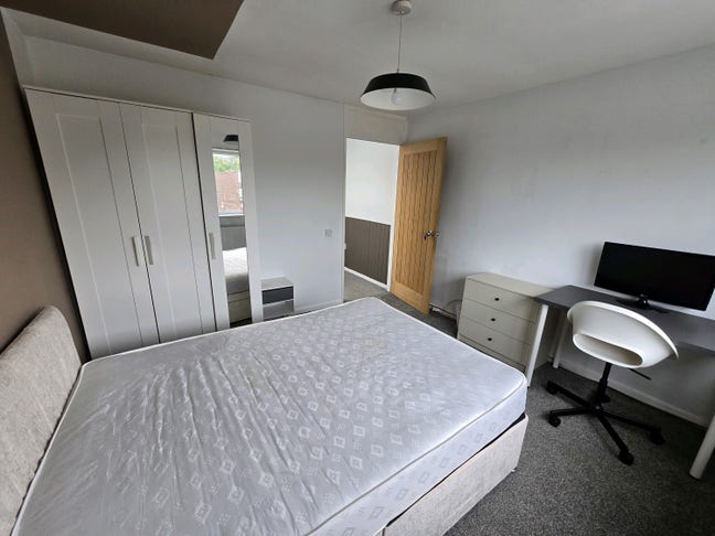 Room to-Let in a Newly Refurbished Shared House Main Photo