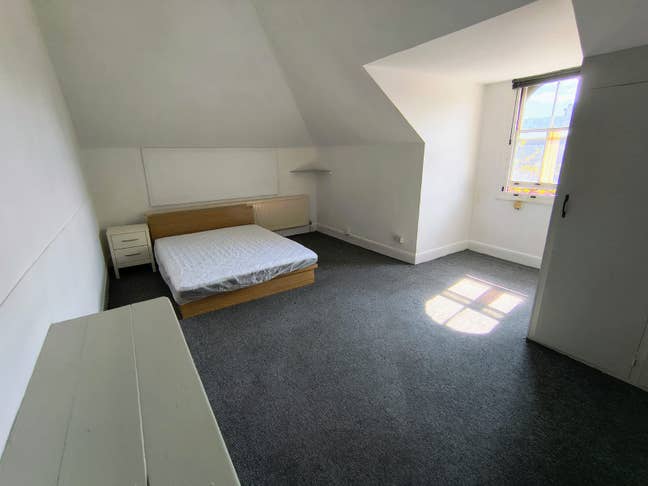 Largest exclusive room immediately available!!! Main Photo