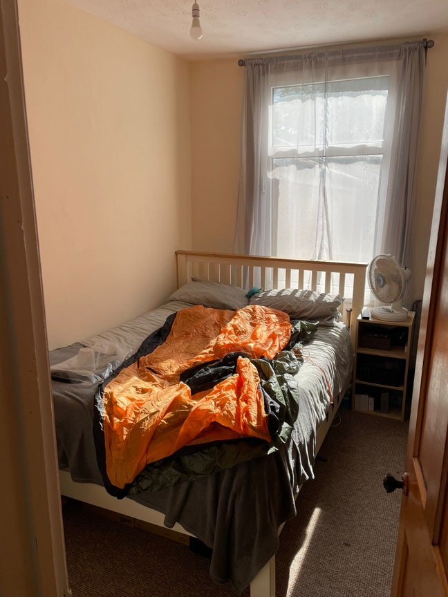 Small room - urgent ! Main Photo