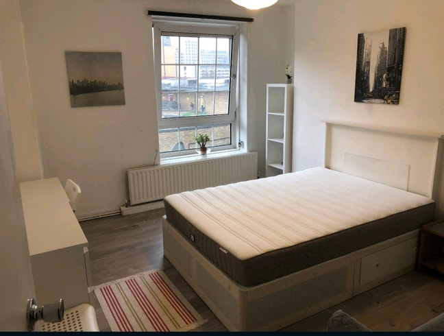 Room available at Canary wharf!! Main Photo