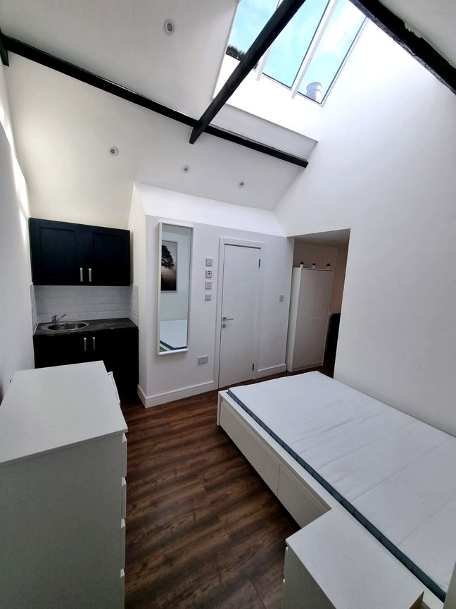 Modern En-Suite room in Bishops Stortford  Main Photo