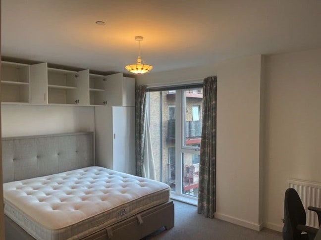 1 Double Bedroom Main Photo