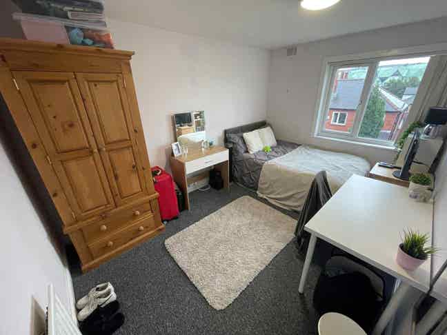 University Private Accommodation  Main Photo