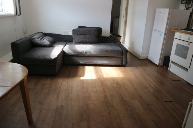 1 bedroom flat to let on leyton bakers arms Main Photo
