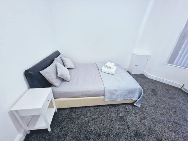 5-Bedroom House is available for rent  Main Photo