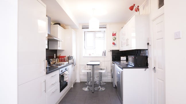Why pay more for Student accommodation?  Main Photo