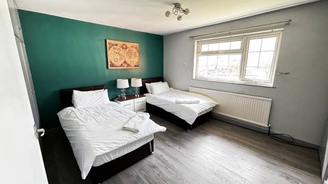 Spacious and Cosy (Single Bed ) In A Double Room  Main Photo